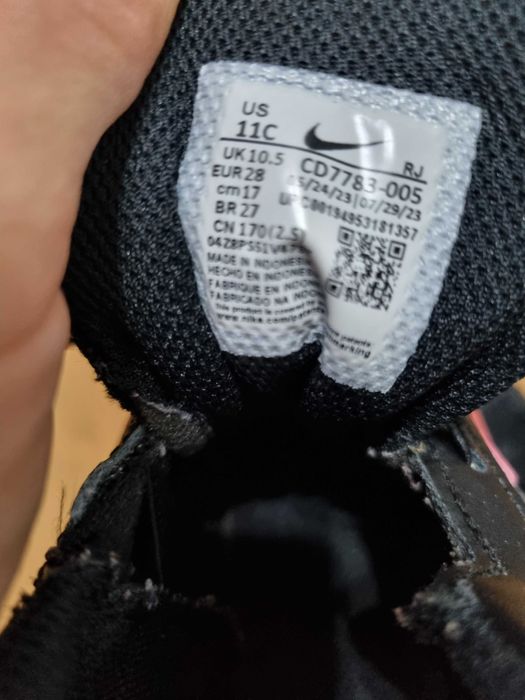 Pantofi sport NIKE copii mărimea 28 – stare excelentă.