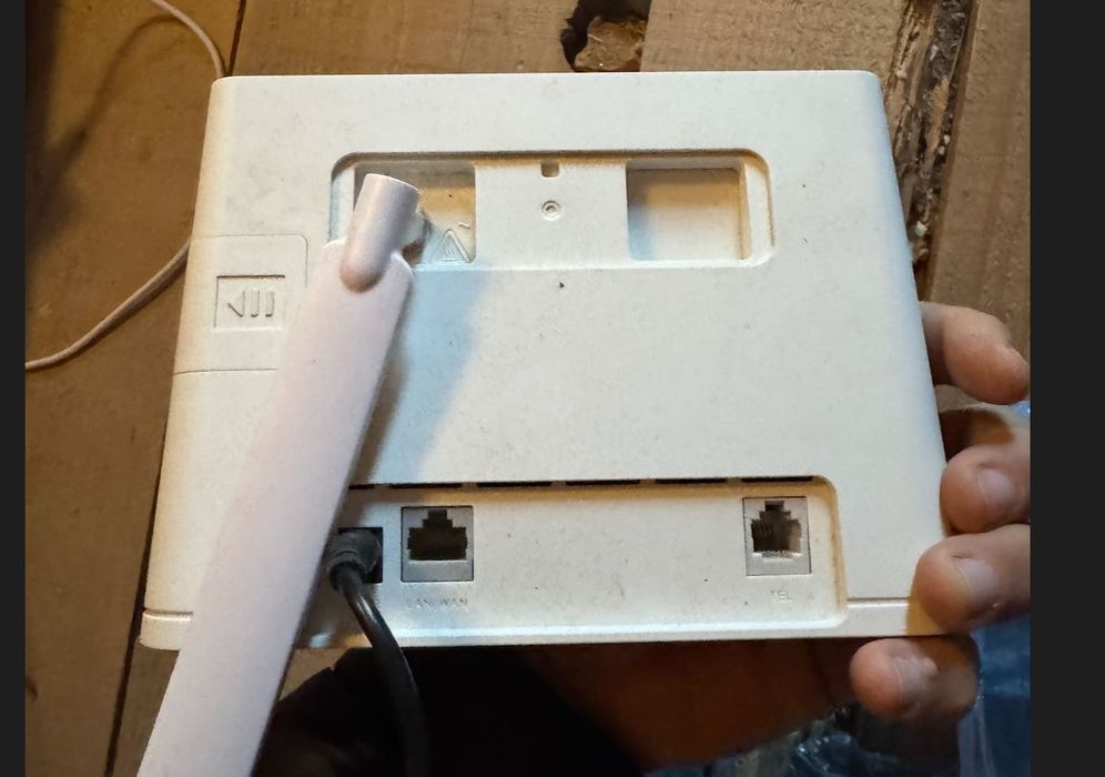 Modem SIM 4G router wireless Huawei B311 Liber retea Orange Digi Vdf