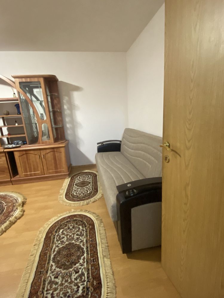 Închiriez apartament Sărari/Valea roșie