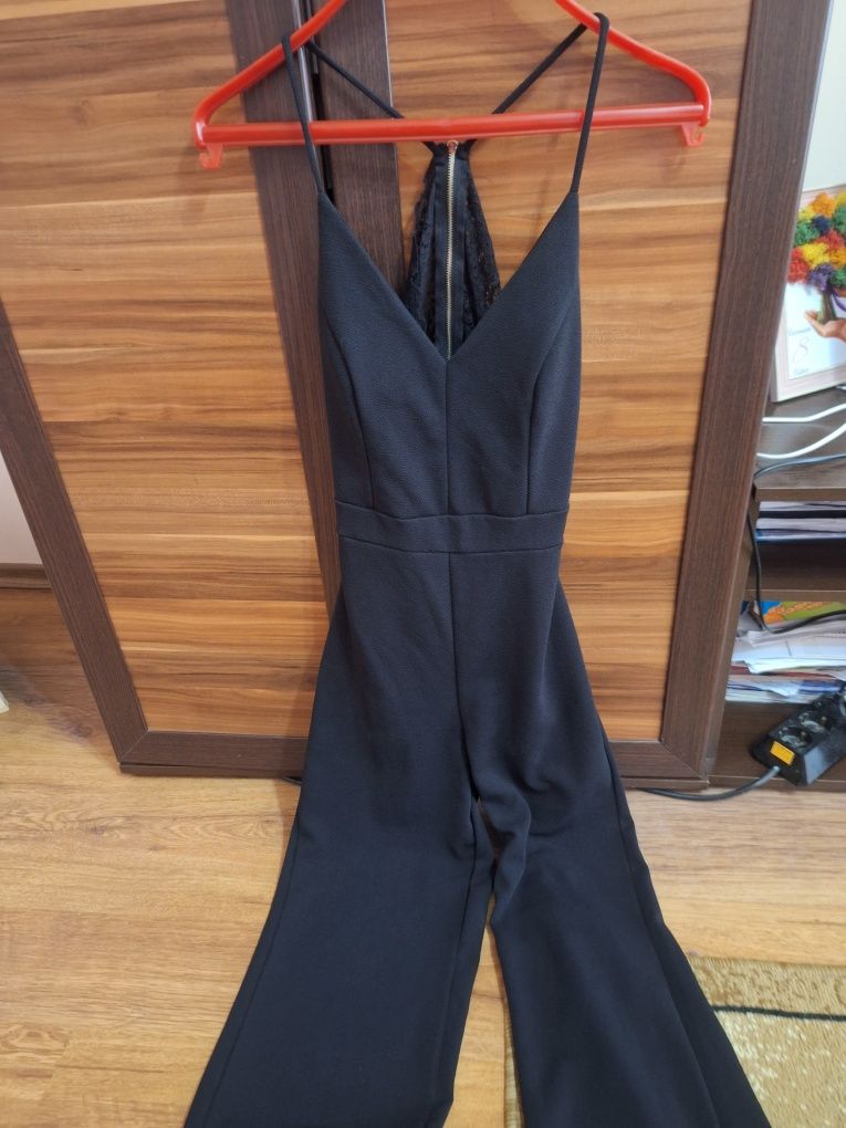 Дрехи на Guess, Zara, LOUCHE