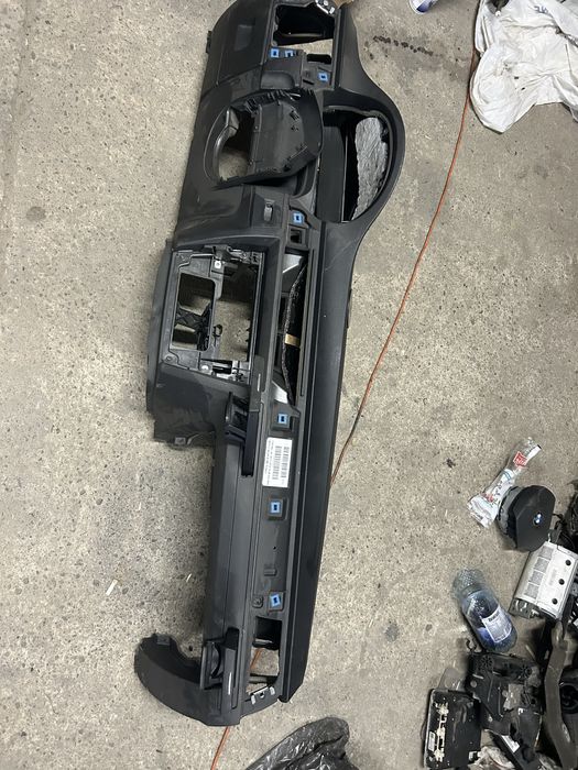 Plansa bord bmw e90 e91 seria3 cu suporti pahar