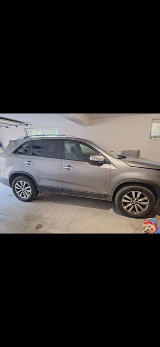Kia Soreto 7 locuri gri 4x4