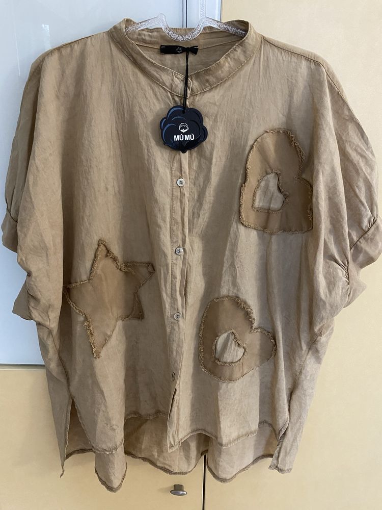 Риза “MU MU”100% памук с дънкена звезда и сърца,цвят пясък.