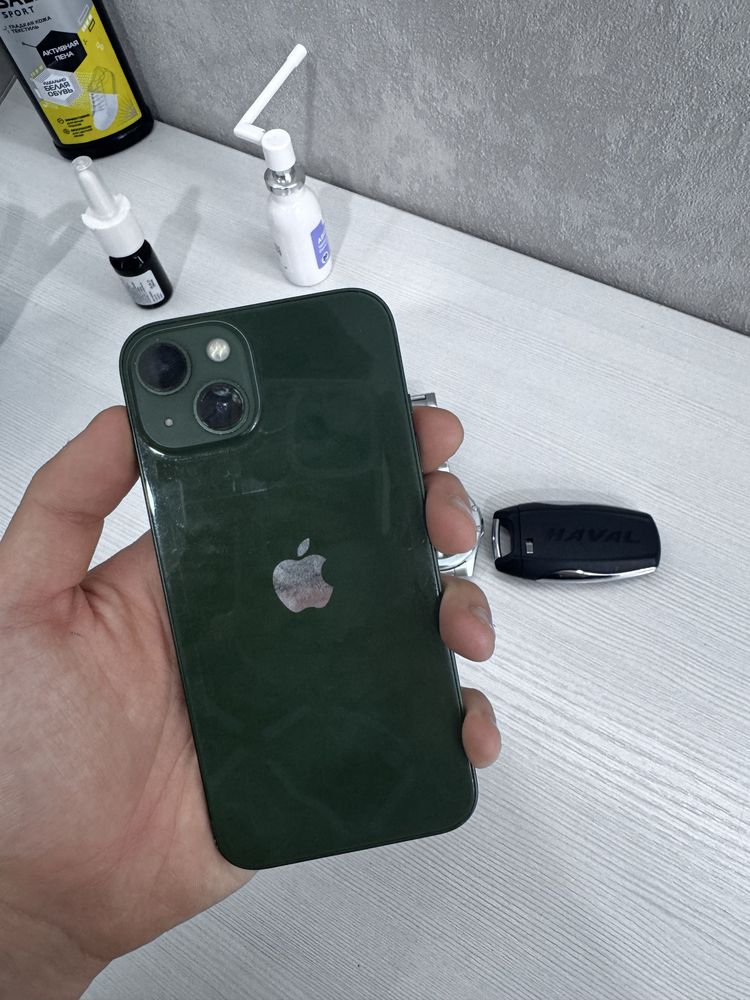 Продам Iphone 13