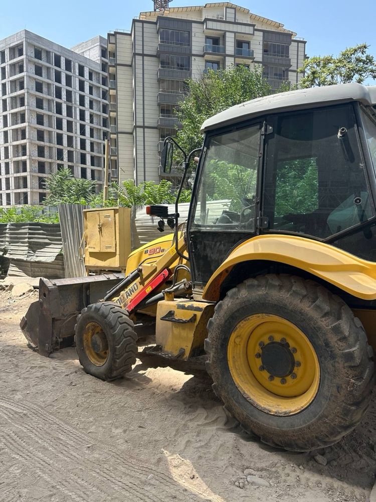 Traktor NewHolland b90b