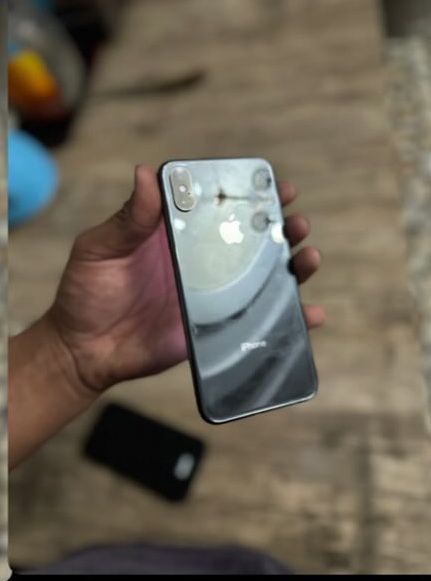 iphone xs sotiladi