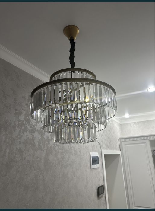 Продаю Люстру