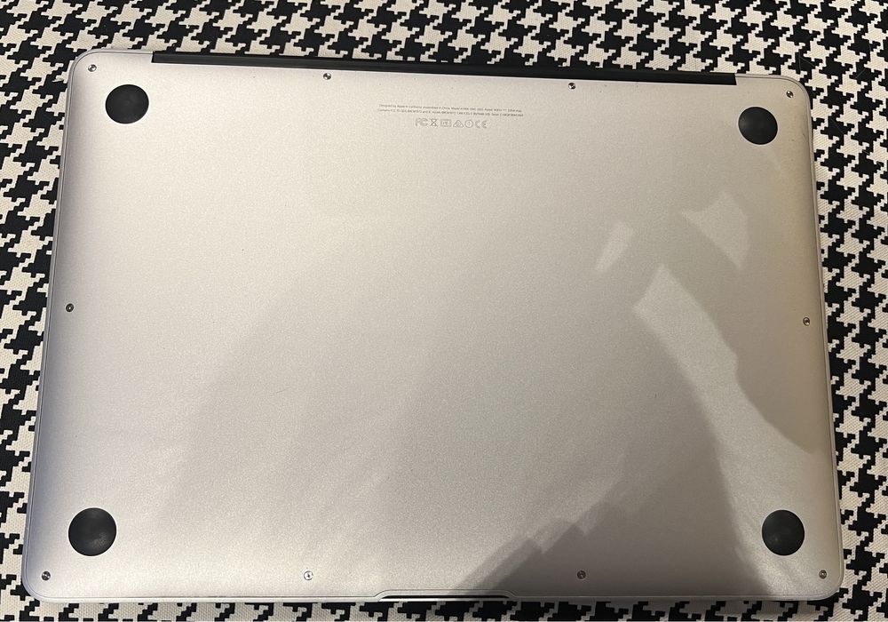 MacBook Air 13-inch, early 2015