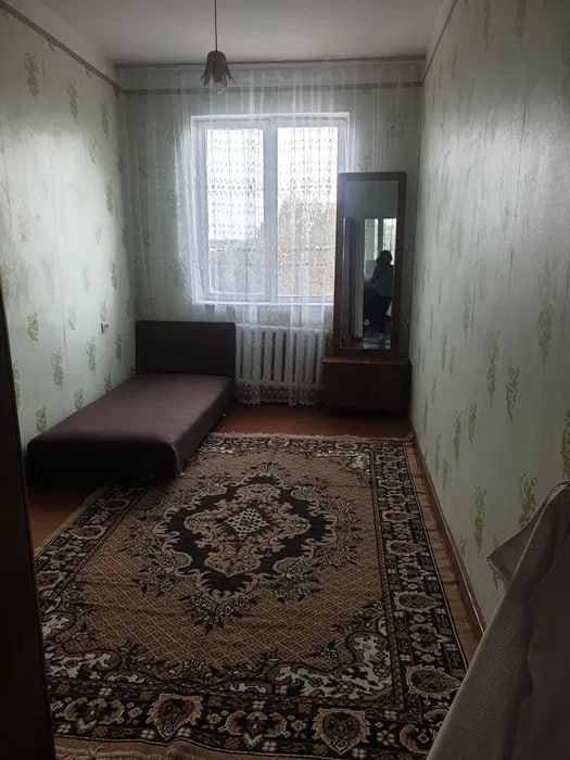 Срочно сдается квартира 2/5/5 Чиланзар-16,Ал-хоразмий круг,студенткам.