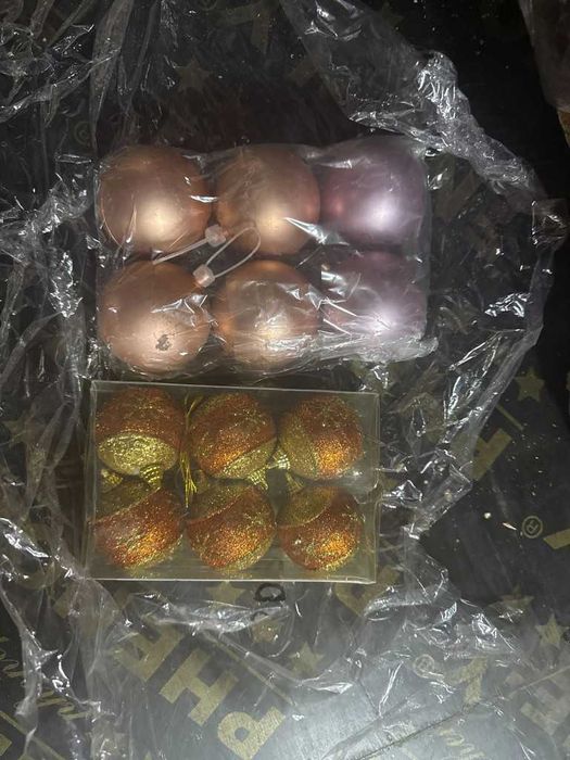 Комплект перлени коледни топки – 6 бр.+ подарък-6 бр.златисти топки.