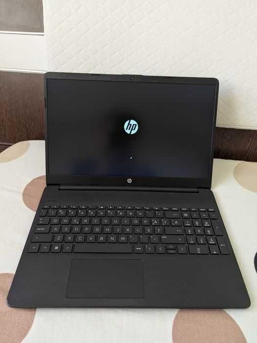 Laptop HP nou cu AMD Ryzen 7 7735HS, 32GB RAM, Radeon 680M, SSD 1TB