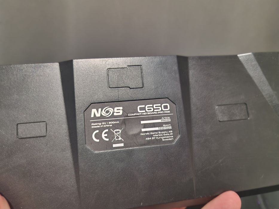 Tastatură mecanică NOS C650 RGB 65% – compactă