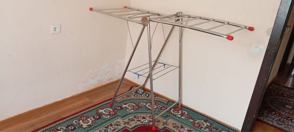 ижарага 5.3 новостройкада 3 хонали кв 250$   2 чи этаж
