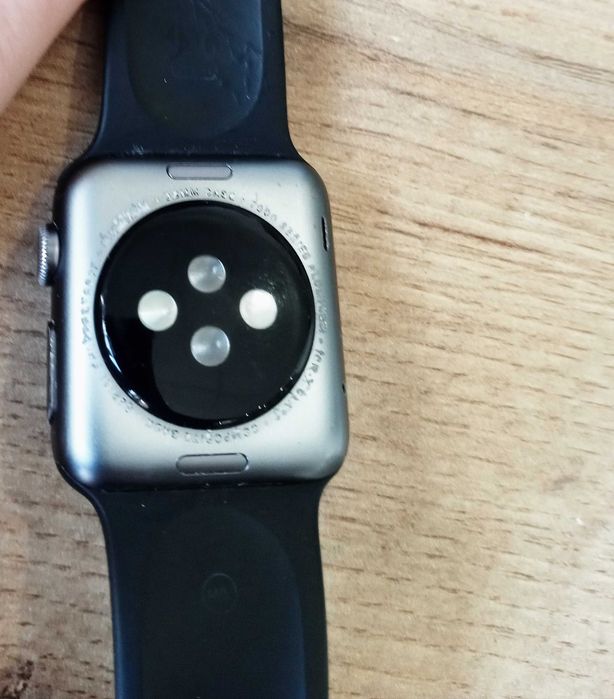 Часовник Apple Watch SE