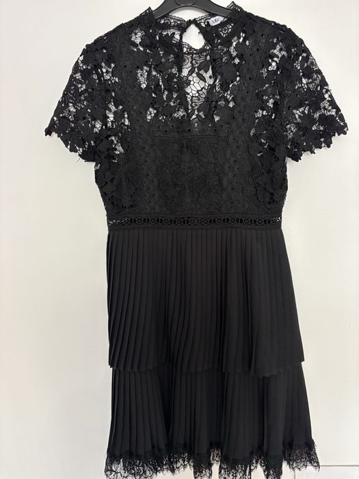 Rochie neagra plisata cu dantela