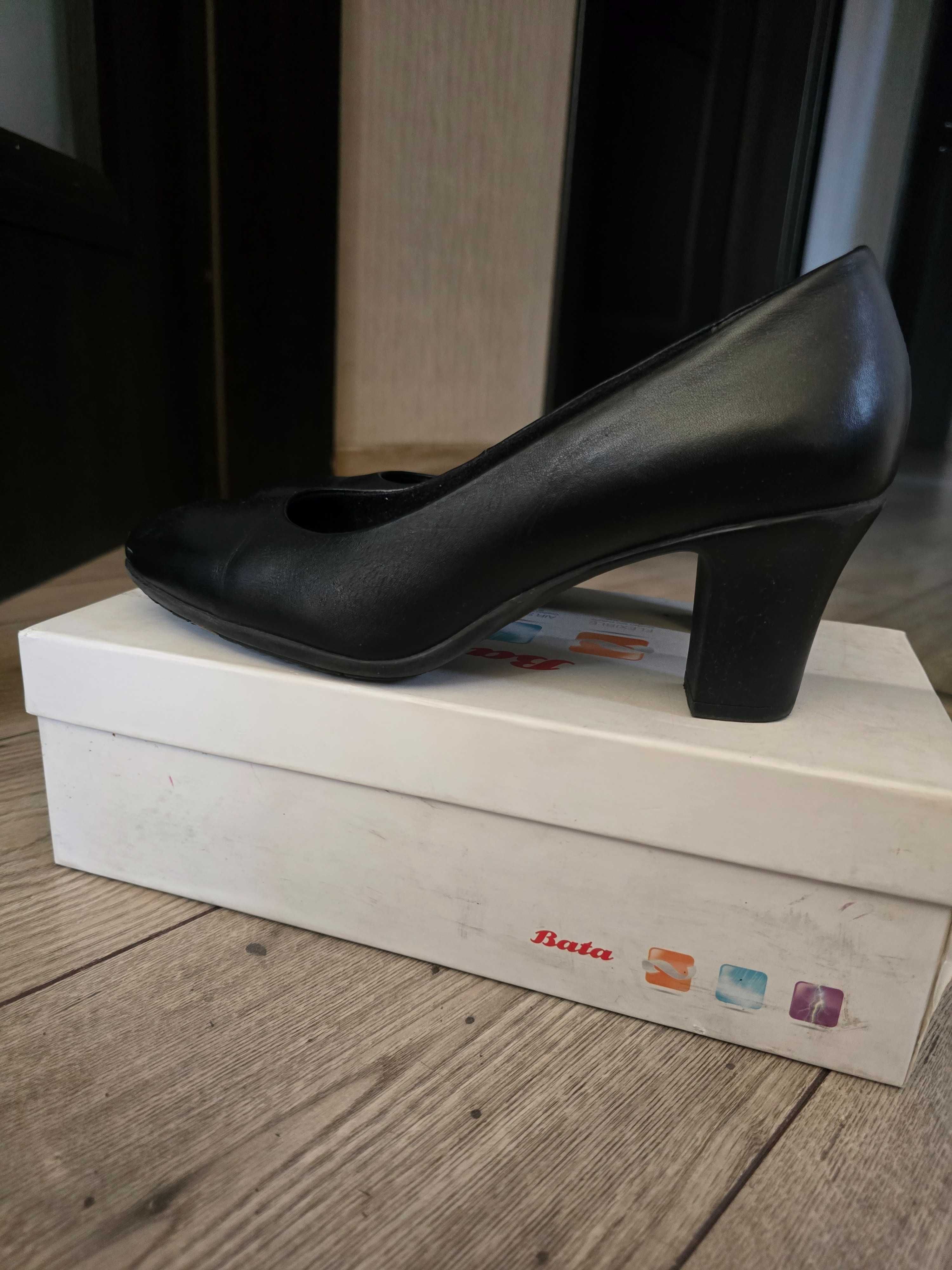 Дамски обувки Bata