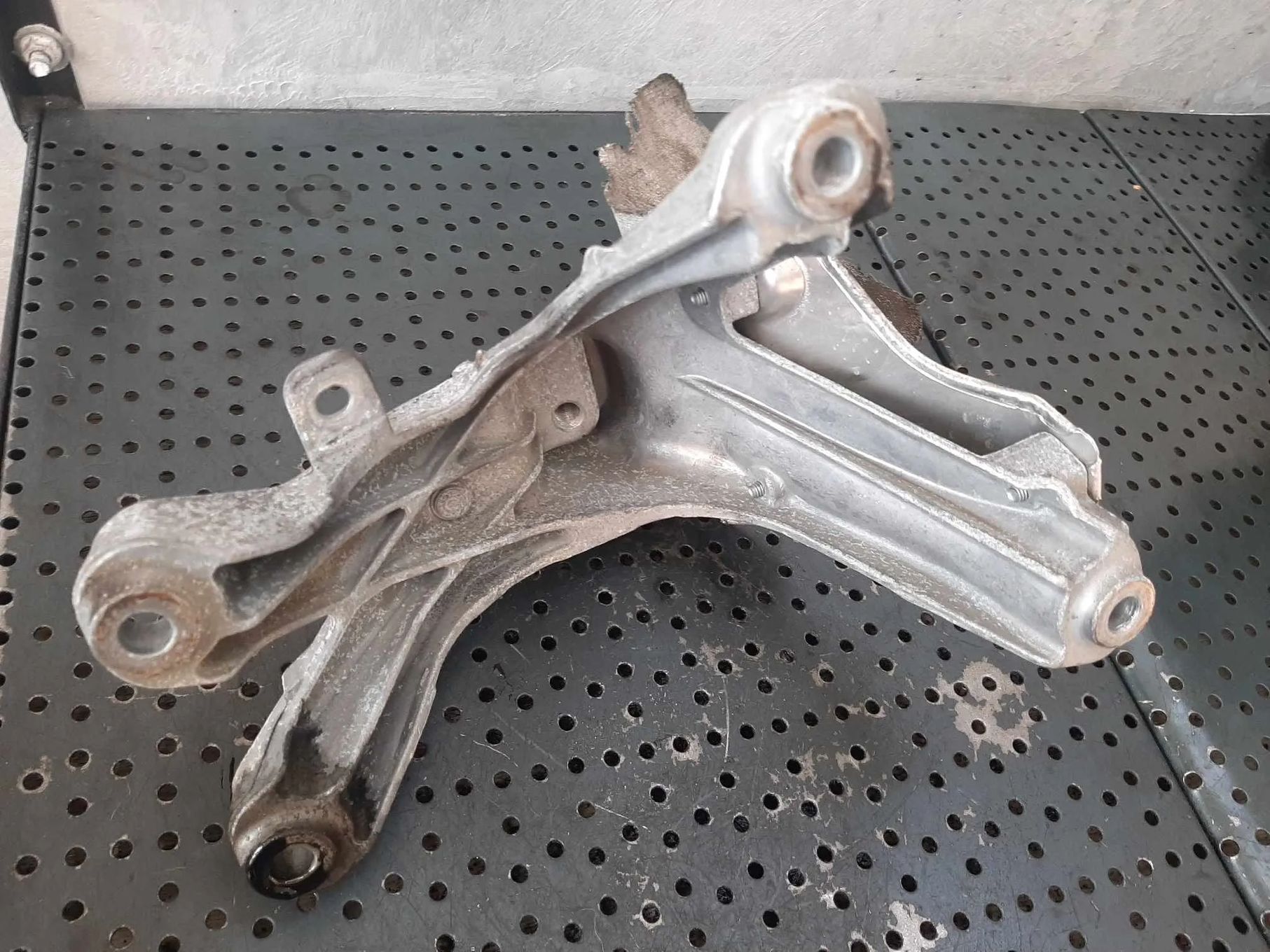 suport motor dreapta 2.0 tdi cgl  audi a4 b8 8k  8k0199388an