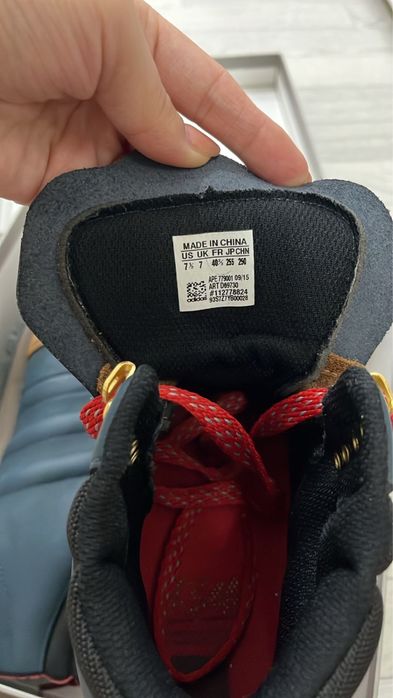 Adidas BLAUVELT почти новый размер 40 не подошёл