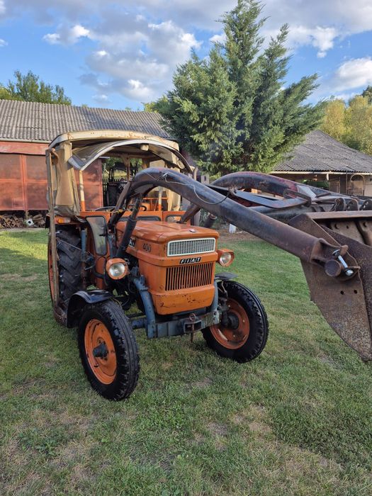Tractor Fiat cu încărcător frontal