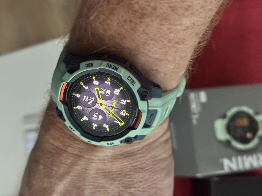 Garmin Instinct 3 45мм Amoled Neotropic