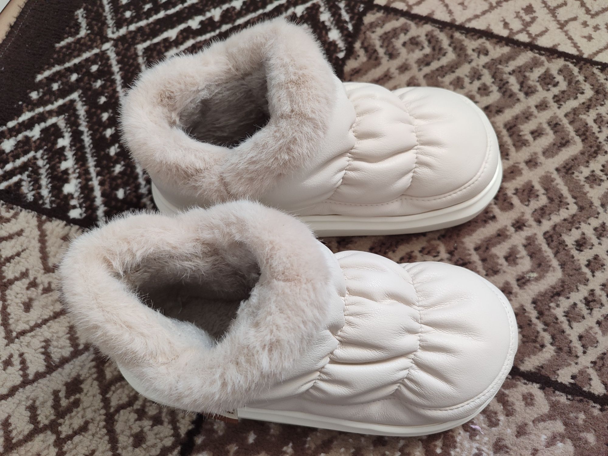 Продам дутики , 37р