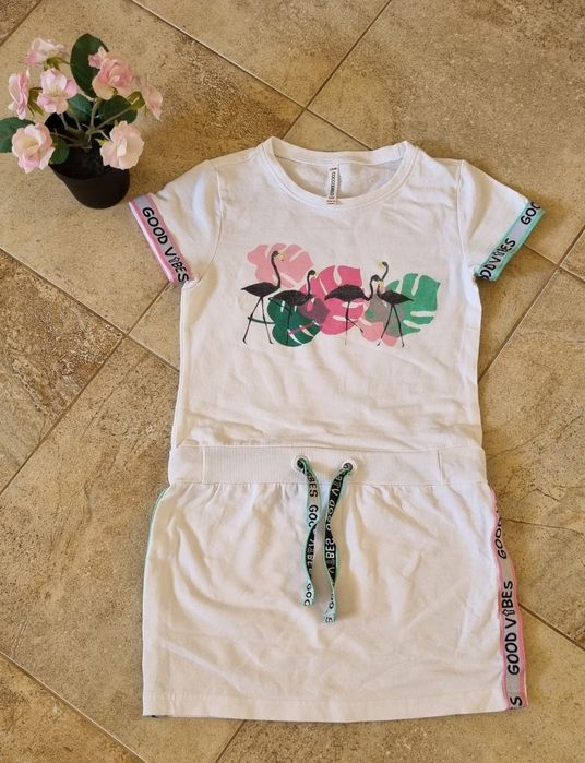 Îmbrăcăminte vara fete 128-134 tricou fusta salopeta