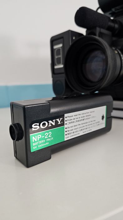 Vând camera Sony VHS-C in stare de funcționare