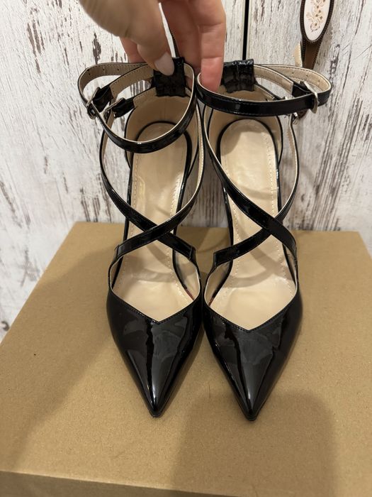 Черни обувки на ток