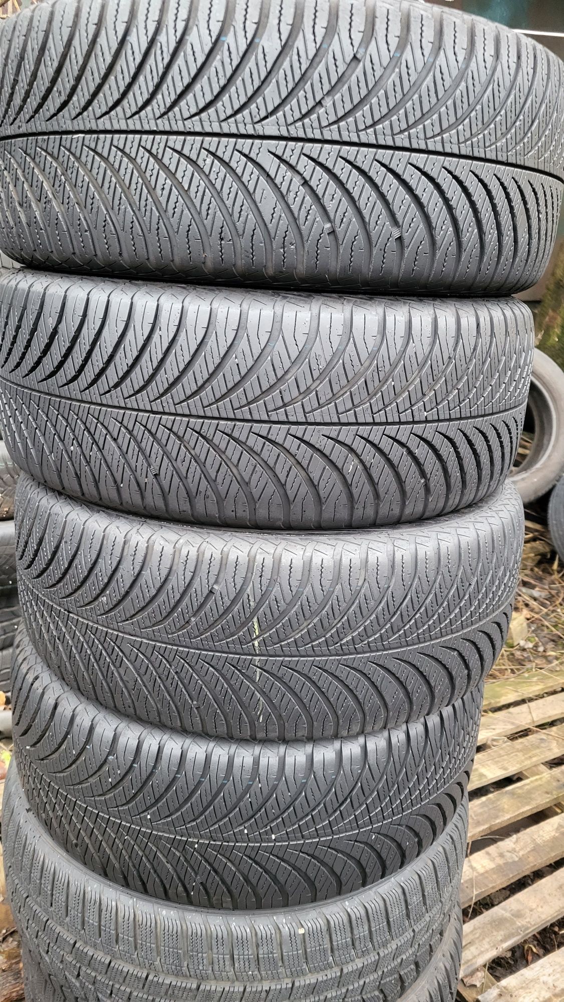 4бр. 235 50 18 Goodyear всесезонни.