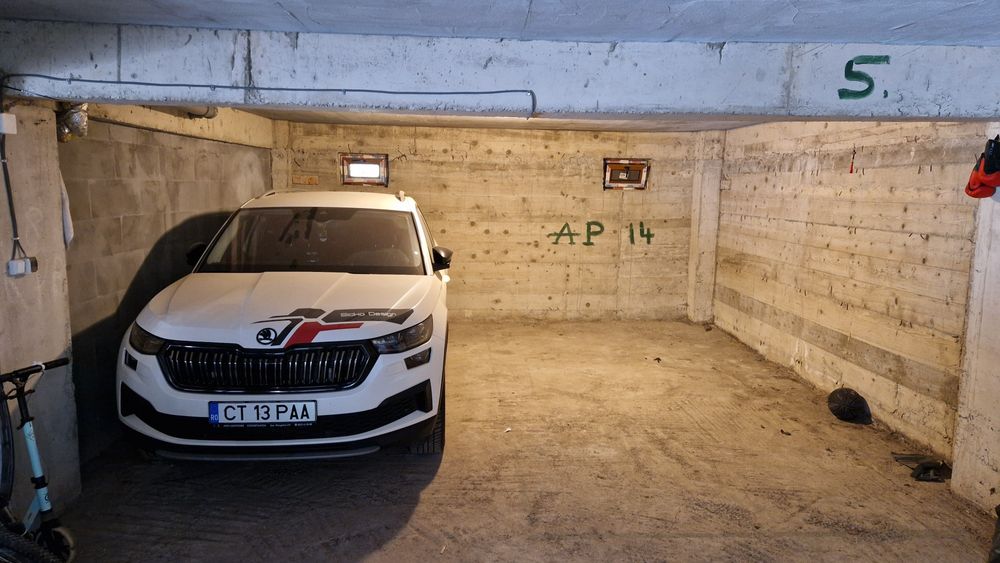 VAND Garaj cu 2/4 locuri de masina Inel 2/Allegria/Academia Naval