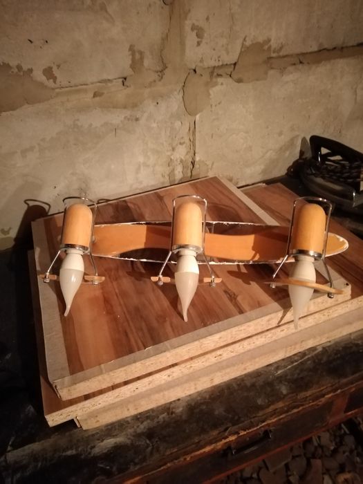 Люстра трехрожковая.