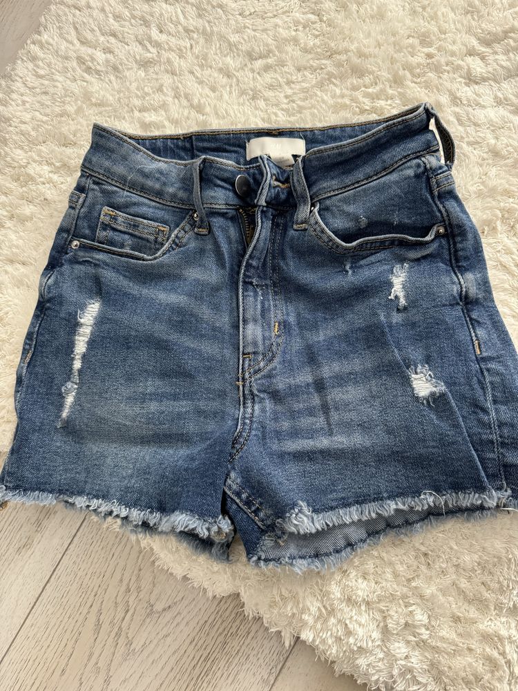 Pantaloni scurti H&M