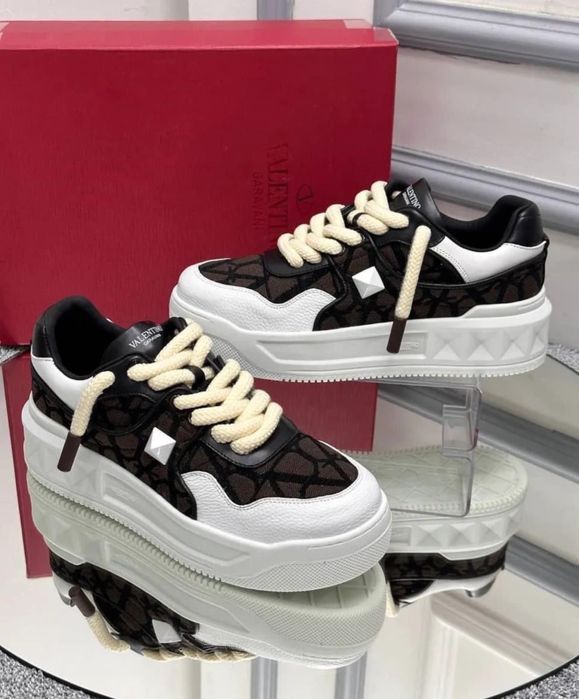 Adidasi valentino garavani *calitate premium*