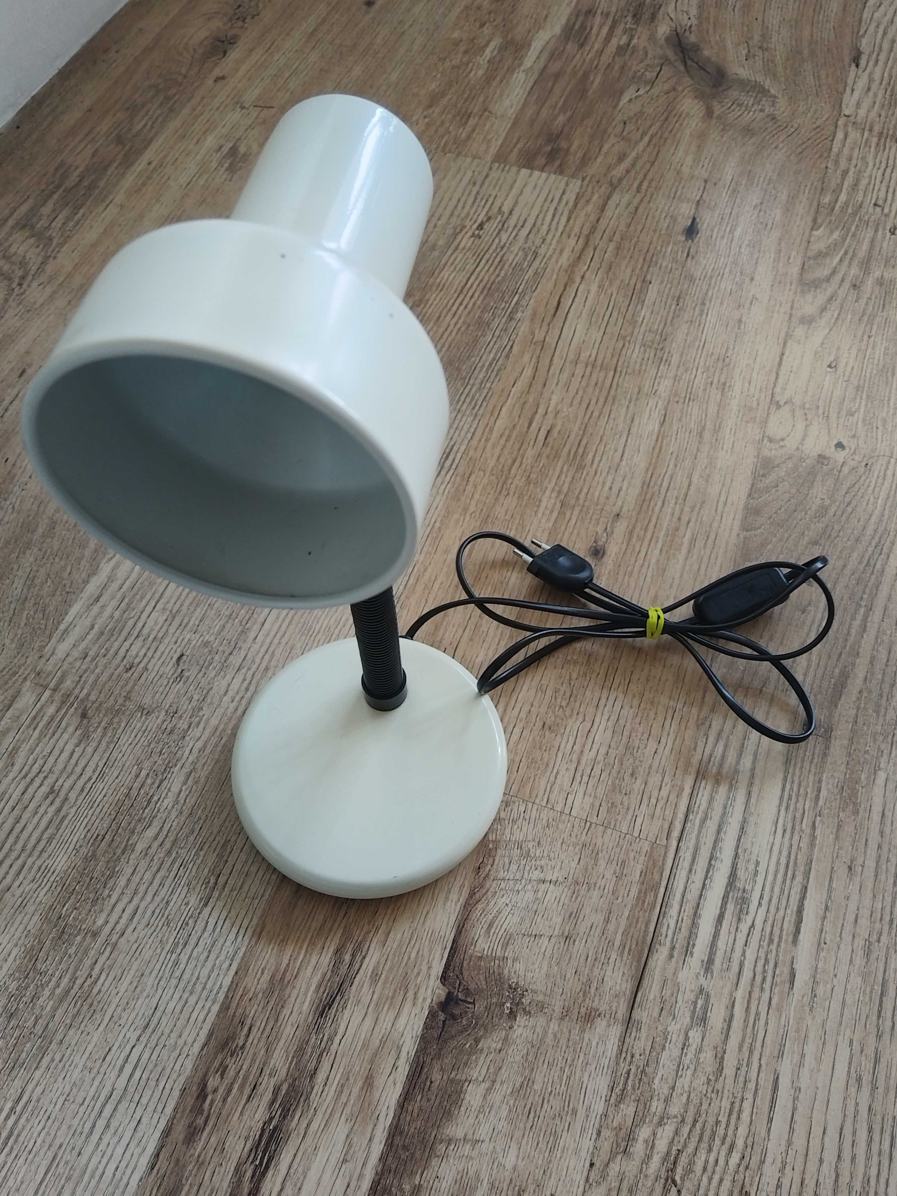 Lampa reglabila pentru birou