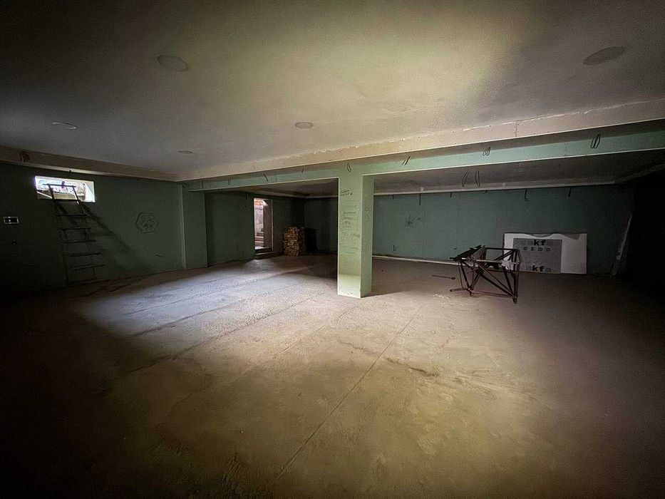 Продается коммерческое помещение 6 соток Бектемирский район