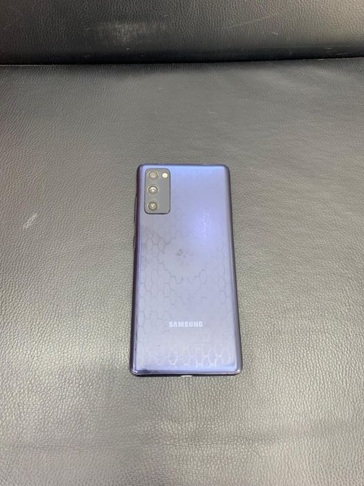 Продается Самсунг S20 FE
