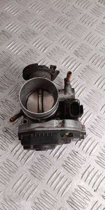 Дроселова клапа VW Golf 4 1.6i 2000г.