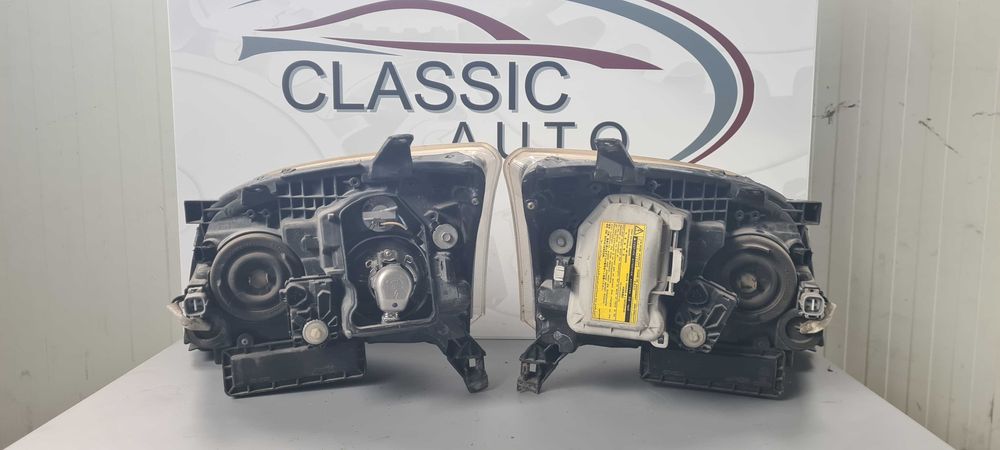 Фарове Toyota Avensis 2004г.