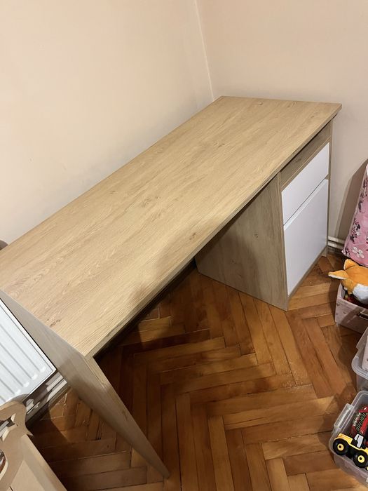 Masa birou masiva nefolosita