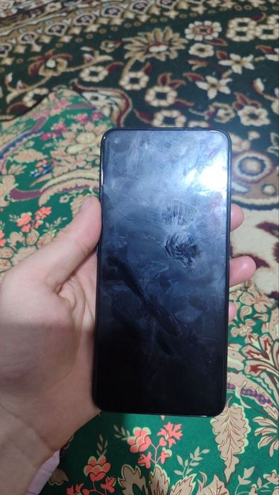 Oppo A96 xotira 128/6 baterika quvvati 5000