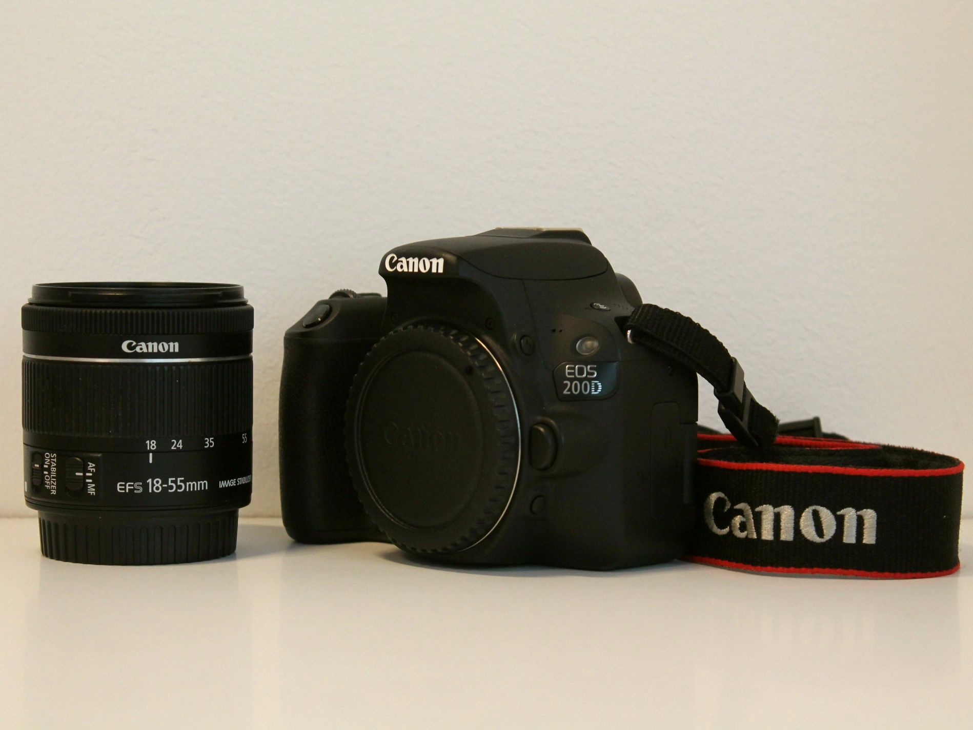 Canon 200 D DSLR 24mpix  + EF-S 18 55 STM