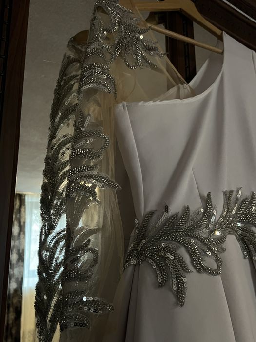 Vand rochie marimea M