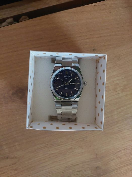 Tissot PRX yangi soat sotiladi arzonga