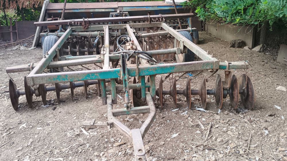 Vând utilaje agricole