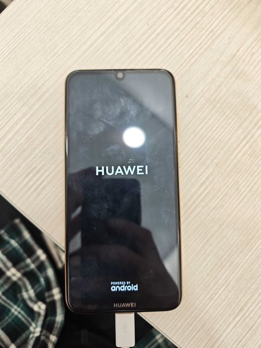Продам мобильный телефон huawei y5 2019