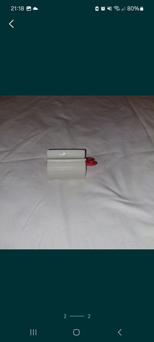 Dispozitiv stors pasta de dinți din tub