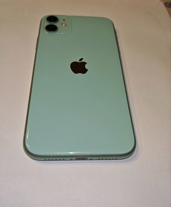 продаю айфон 11