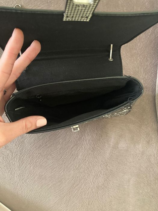 Дамска чанта с дълга дръжка