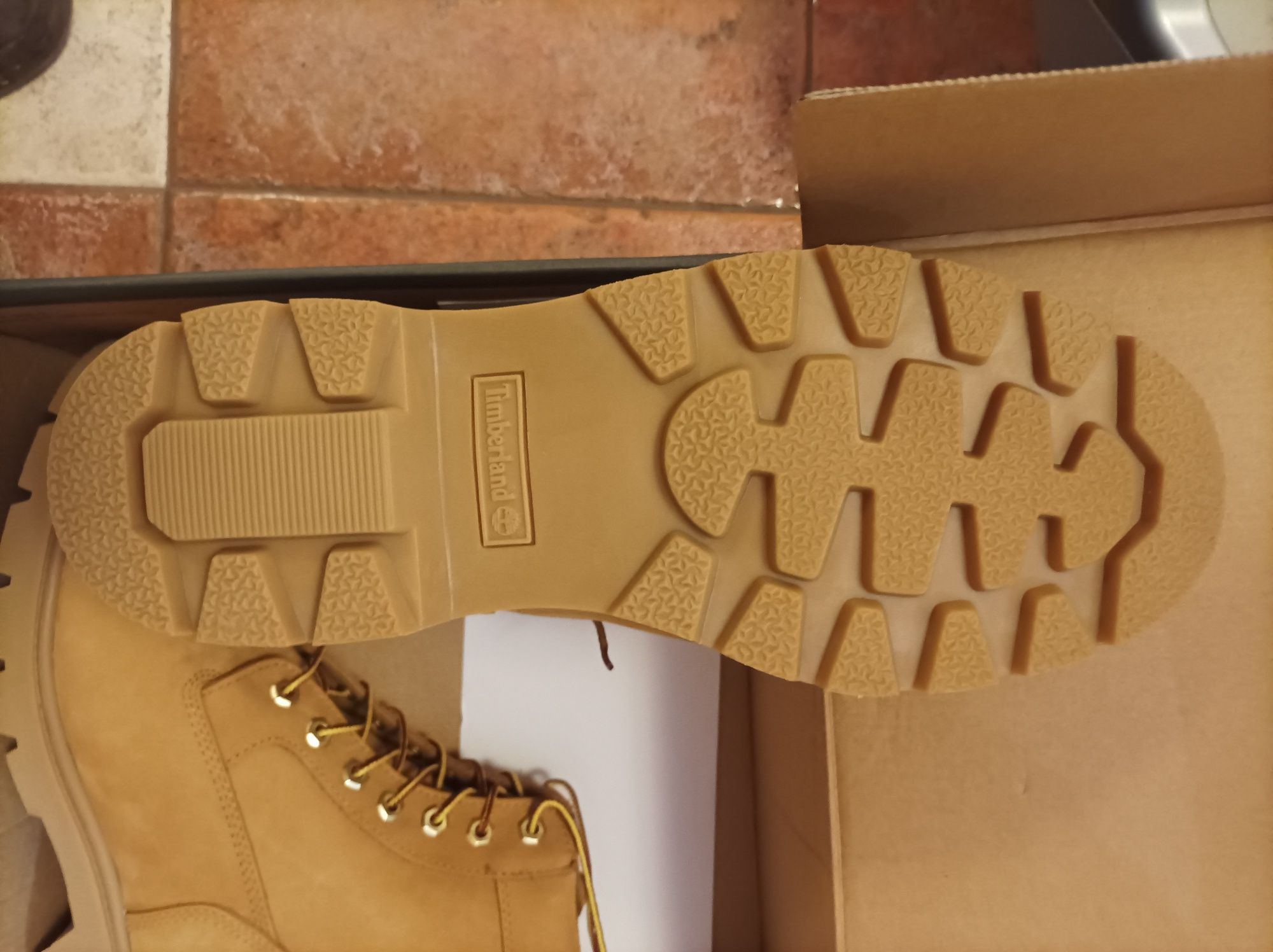 Обувки нови високи Timberland