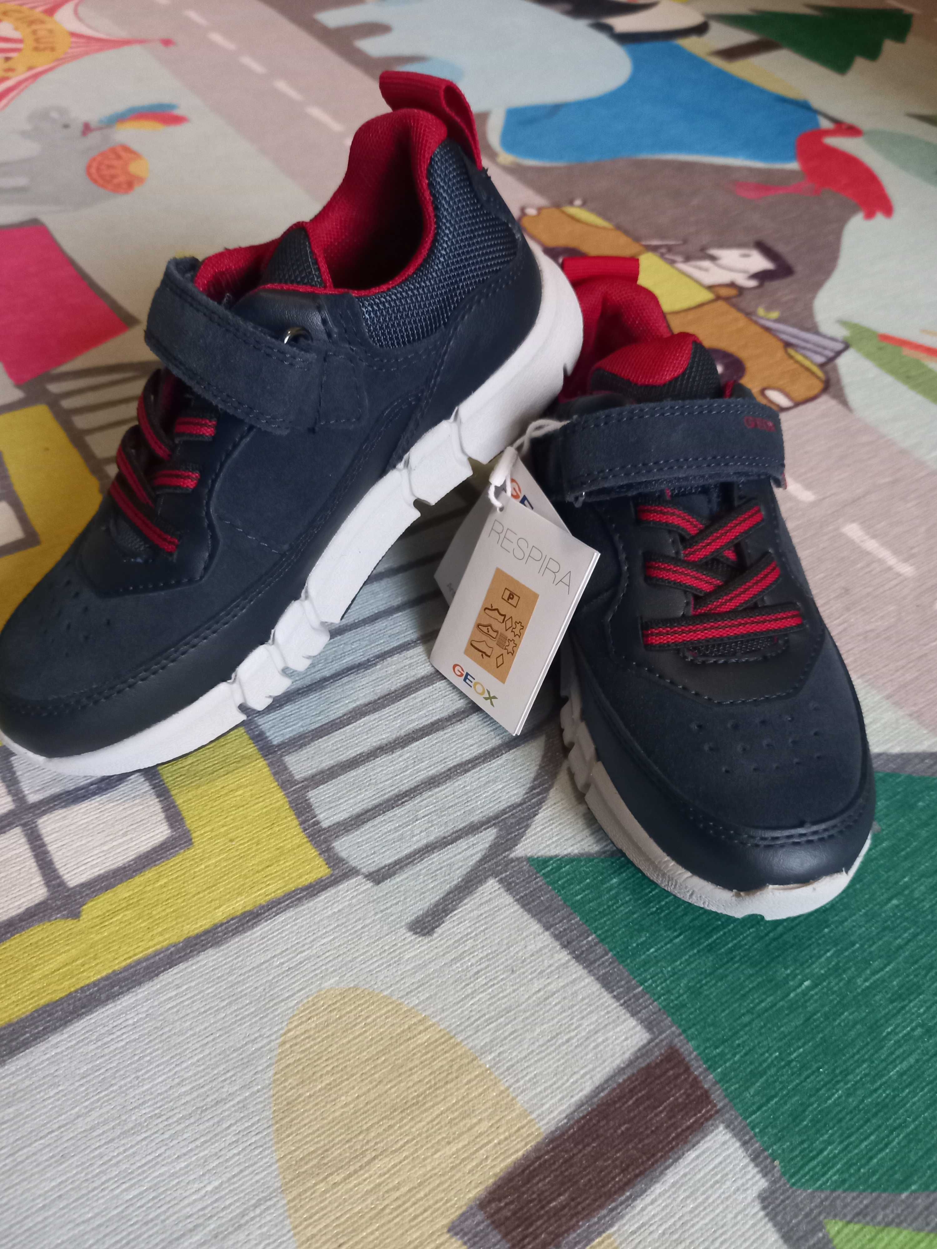 Детски обувки Geox размер 30 нови